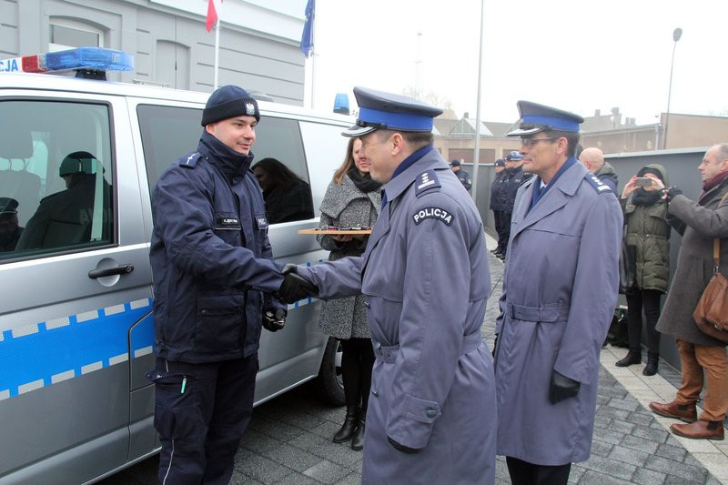 Nowe samochody dla policji (zdjęcia)
