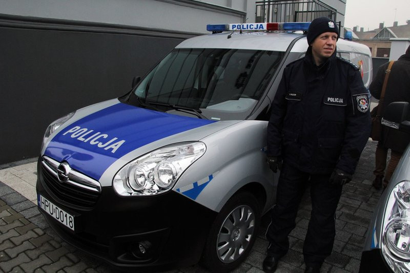 Nowe samochody dla policji (zdjęcia)