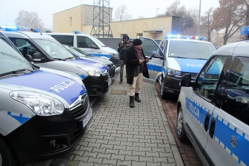 Nowe samochody dla policji (zdjęcia)