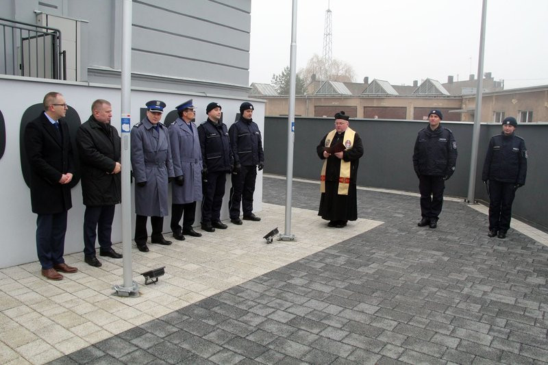 Nowe samochody dla policji (zdjęcia)