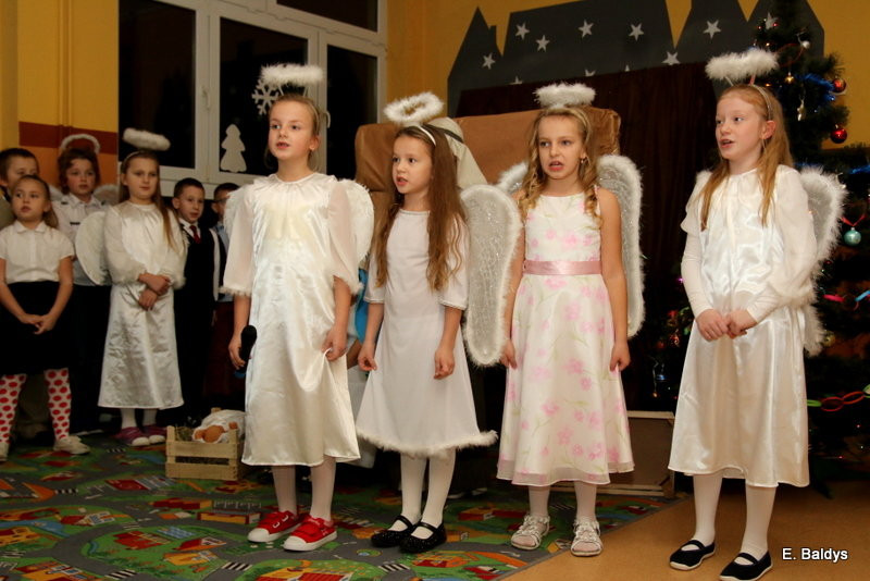 Jasełka drugoklasistów w Osiecznej (zdjęcia)