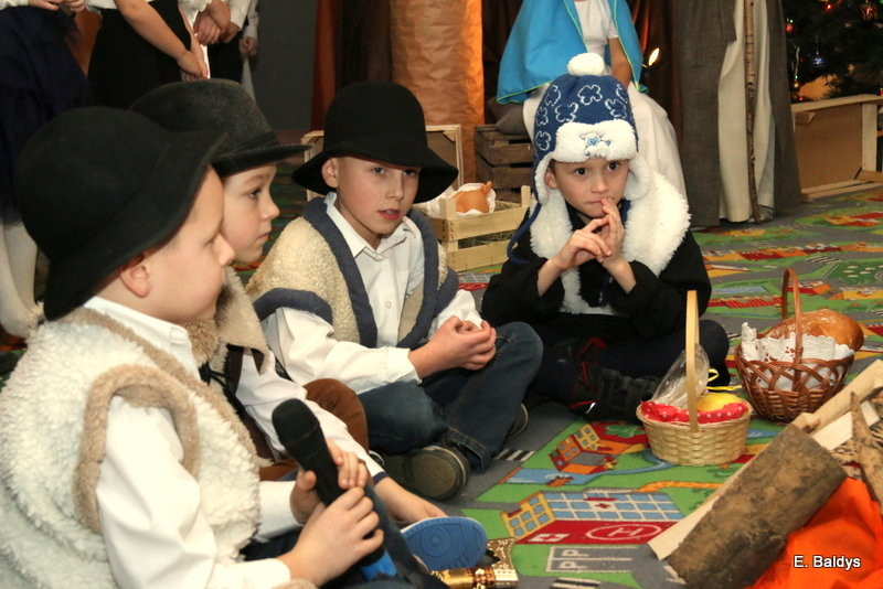 Jasełka drugoklasistów w Osiecznej (zdjęcia)