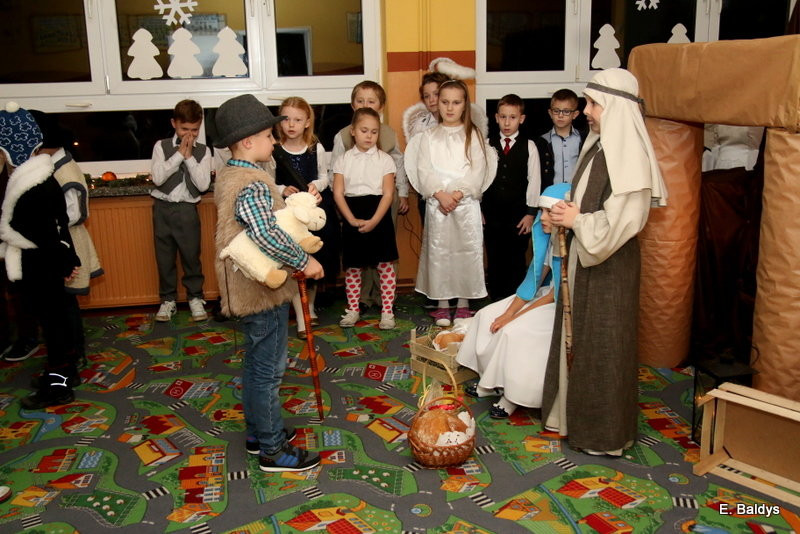 Jasełka drugoklasistów w Osiecznej (zdjęcia)