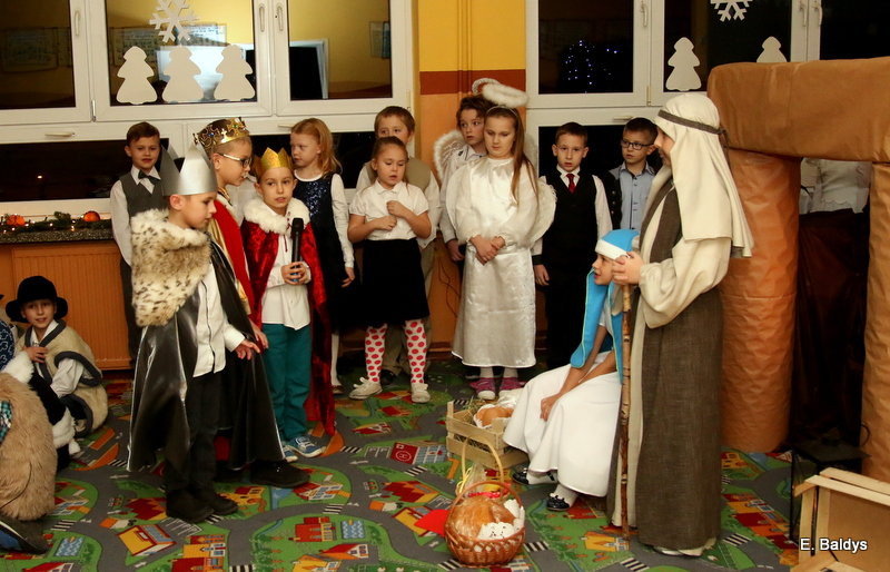 Jasełka drugoklasistów w Osiecznej (zdjęcia)
