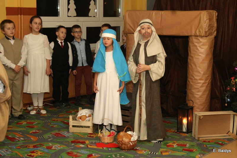 Jasełka drugoklasistów w Osiecznej (zdjęcia)
