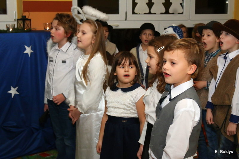 Jasełka drugoklasistów w Osiecznej (zdjęcia)