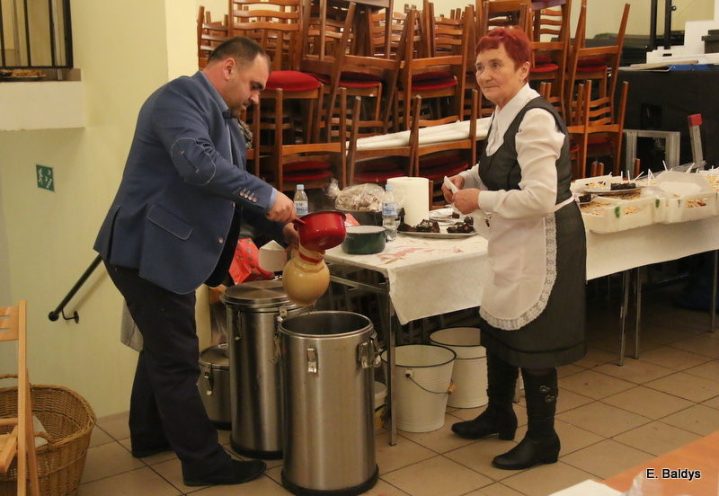 Wigilia dla samotnych i bezdomnych w Lesznie (zdjęcia)