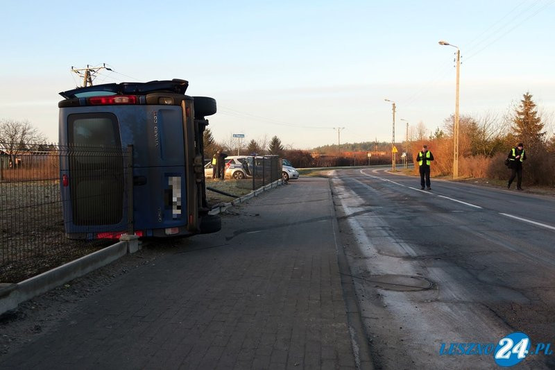 Śliskie drogi, od rana kilka stłuczek (dźwięk i zdjęcia)