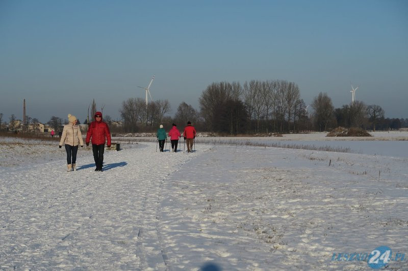 Zimowa zabawa nad zbiornikiem (zdjęcia)