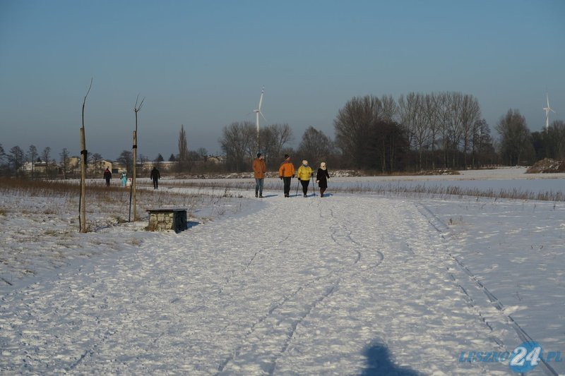 Zimowa zabawa nad zbiornikiem (zdjęcia)