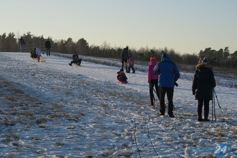 Zimowa zabawa nad zbiornikiem (zdjęcia)