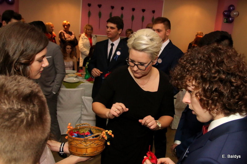 Poloneza czas zacząć w ZSET w Lesznie (zdjęcia)