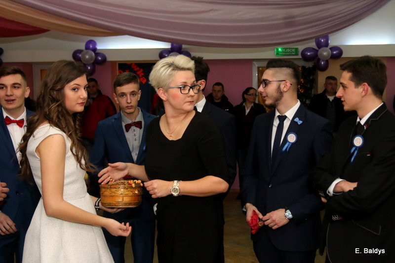 Poloneza czas zacząć w ZSET w Lesznie (zdjęcia)
