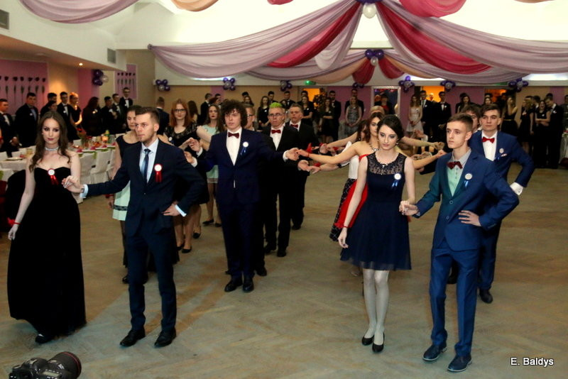 Poloneza czas zacząć w ZSET w Lesznie (zdjęcia)