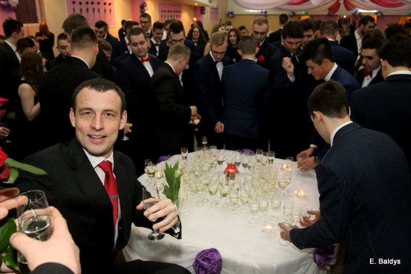 Poloneza czas zacząć w ZSET w Lesznie (zdjęcia)