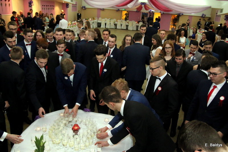 Poloneza czas zacząć w ZSET w Lesznie (zdjęcia)