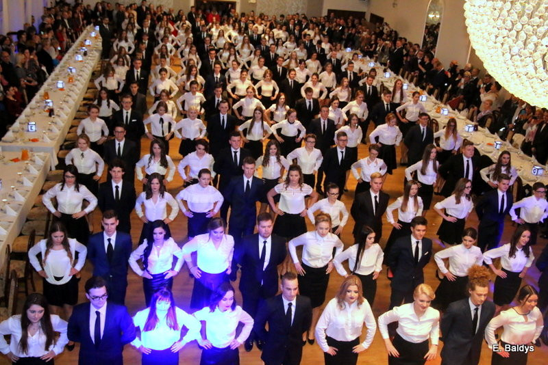 Studniówka II LO w Oazie (dużo zdjęć)