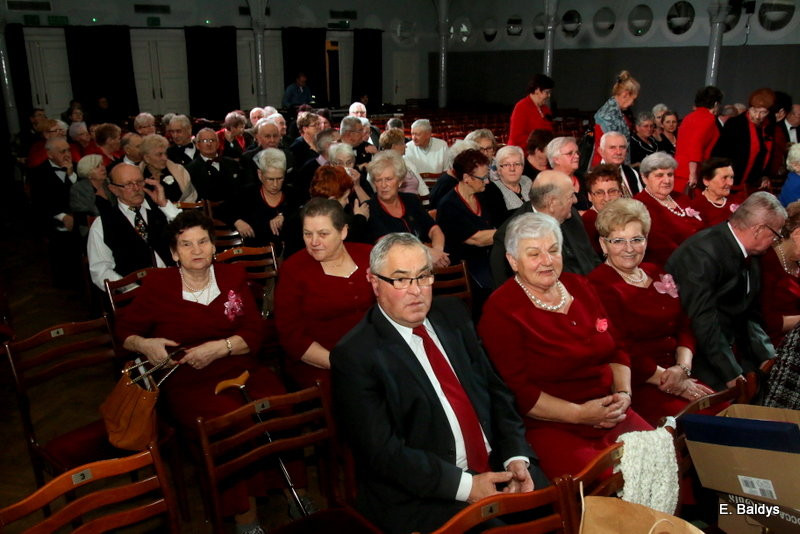 Seniorzy śpiewali kolędy i pastorałki (zdjęcia)