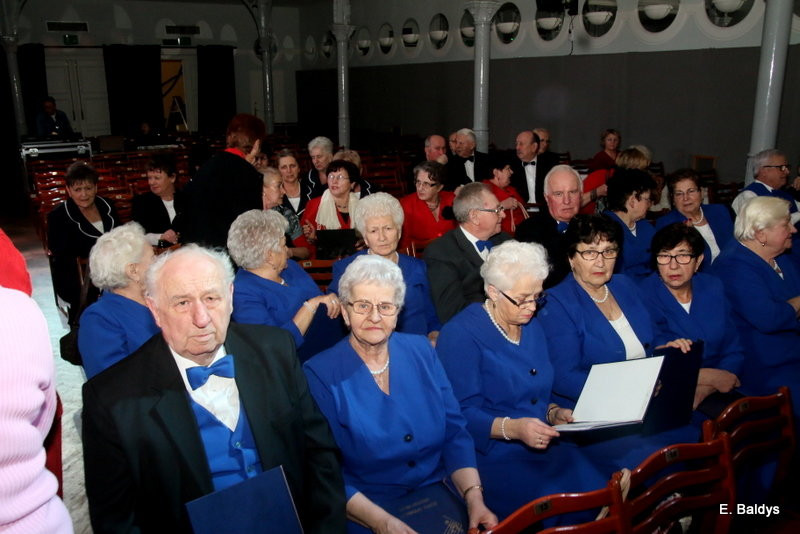 Seniorzy śpiewali kolędy i pastorałki (zdjęcia)