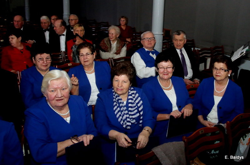 Seniorzy śpiewali kolędy i pastorałki (zdjęcia)