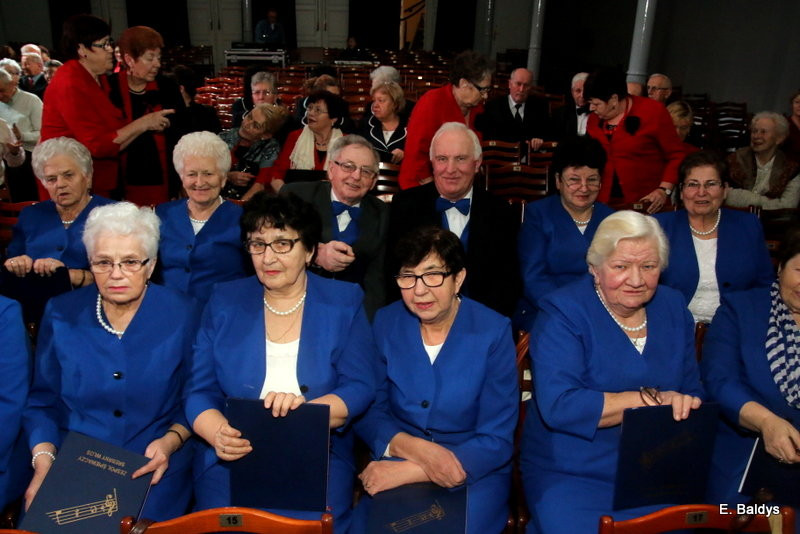 Seniorzy śpiewali kolędy i pastorałki (zdjęcia)