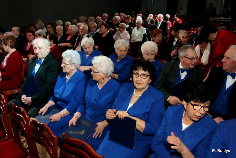 Seniorzy śpiewali kolędy i pastorałki (zdjęcia)