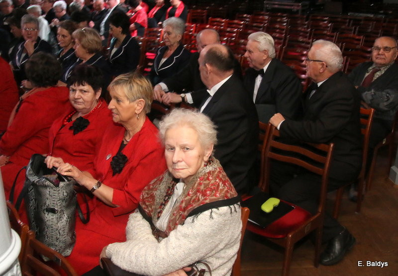 Seniorzy śpiewali kolędy i pastorałki (zdjęcia)