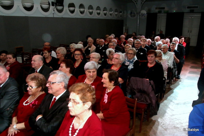 Seniorzy śpiewali kolędy i pastorałki (zdjęcia)