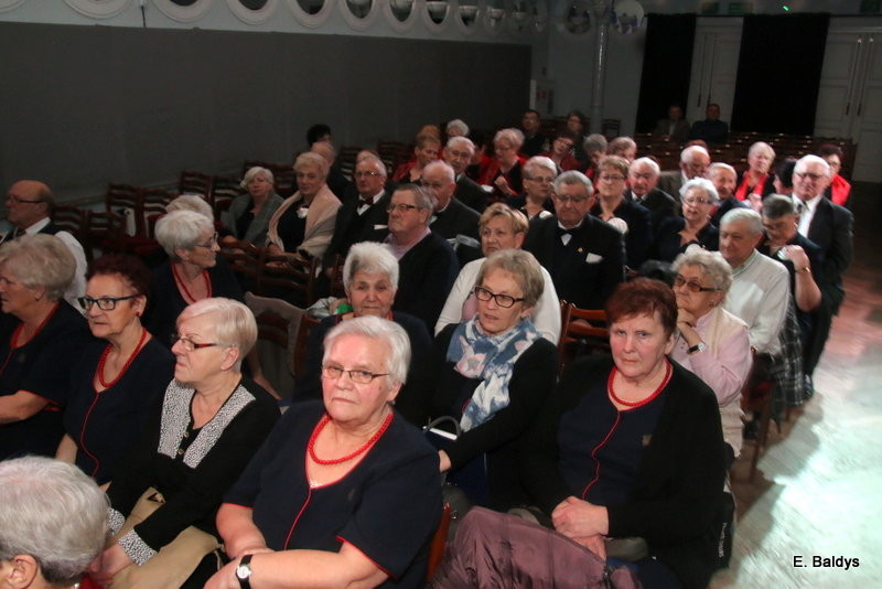 Seniorzy śpiewali kolędy i pastorałki (zdjęcia)