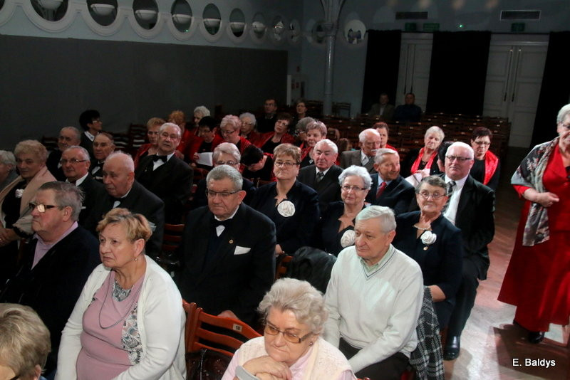 Seniorzy śpiewali kolędy i pastorałki (zdjęcia)