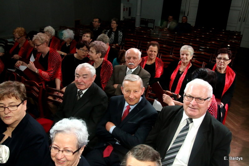 Seniorzy śpiewali kolędy i pastorałki (zdjęcia)