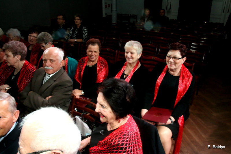 Seniorzy śpiewali kolędy i pastorałki (zdjęcia)