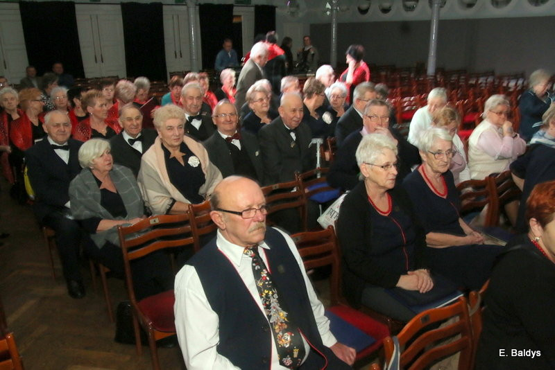 Seniorzy śpiewali kolędy i pastorałki (zdjęcia)