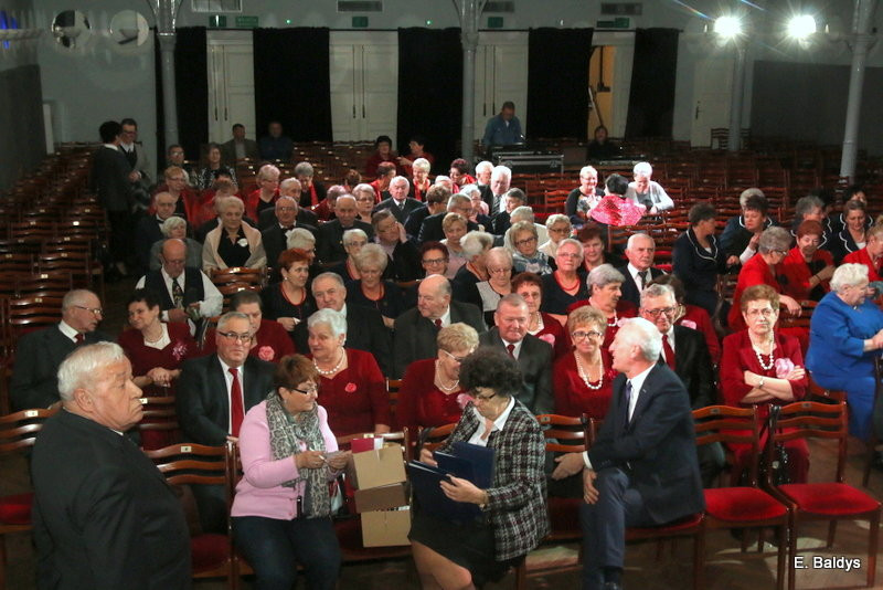 Seniorzy śpiewali kolędy i pastorałki (zdjęcia)