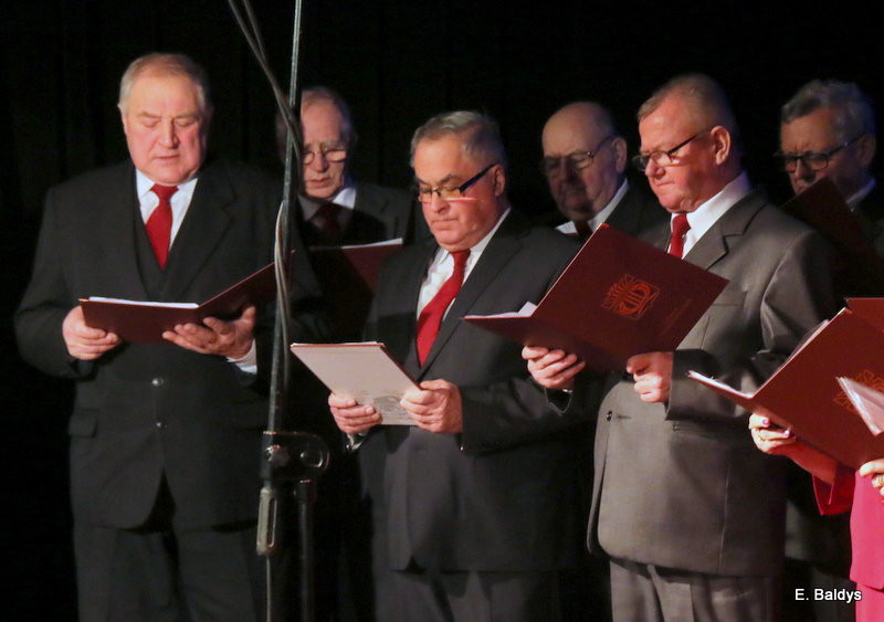 Seniorzy śpiewali kolędy i pastorałki (zdjęcia)