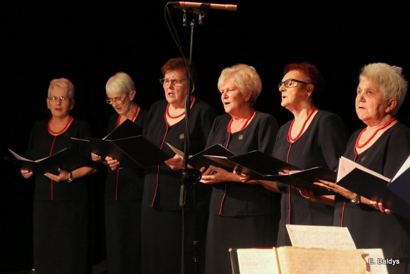 Seniorzy śpiewali kolędy i pastorałki (zdjęcia)