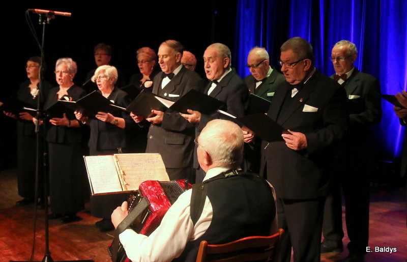 Seniorzy śpiewali kolędy i pastorałki (zdjęcia)