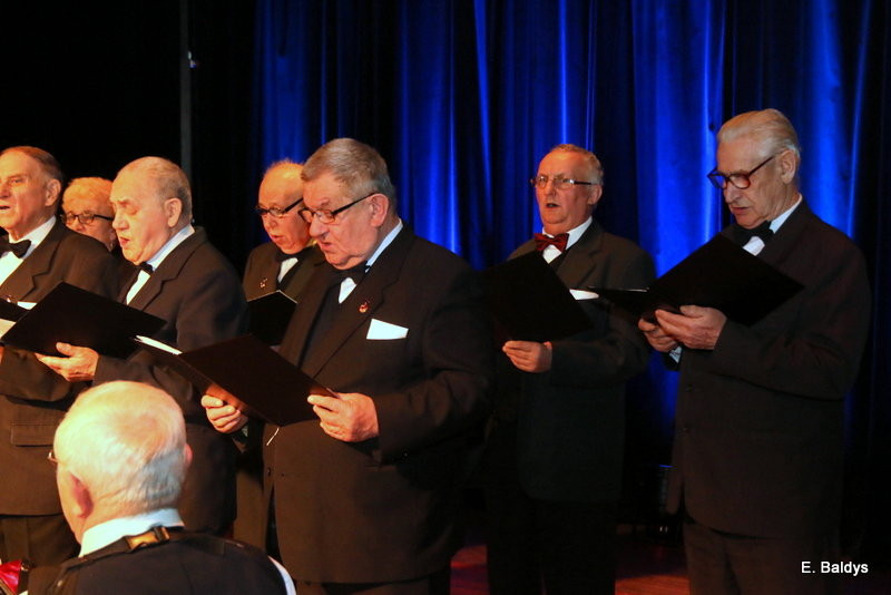 Seniorzy śpiewali kolędy i pastorałki (zdjęcia)