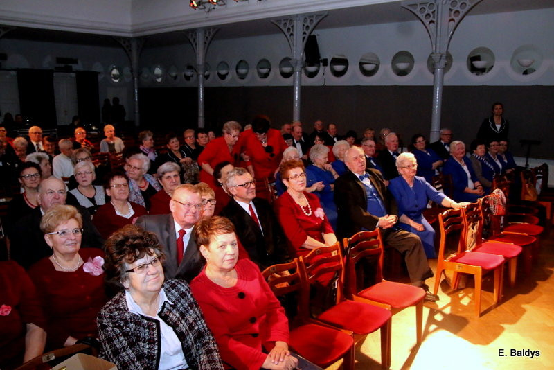 Seniorzy śpiewali kolędy i pastorałki (zdjęcia)