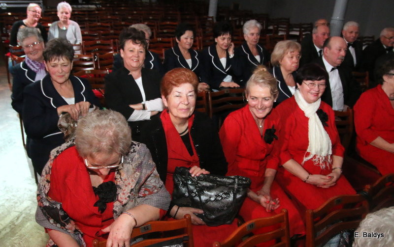 Seniorzy śpiewali kolędy i pastorałki (zdjęcia)