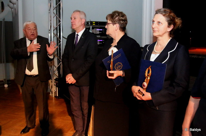Seniorzy śpiewali kolędy i pastorałki (zdjęcia)