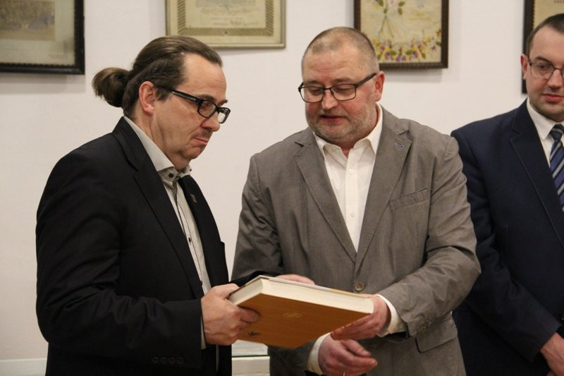 Pamiątki powstańcze wystawione w bibliotece (zdjęcia)