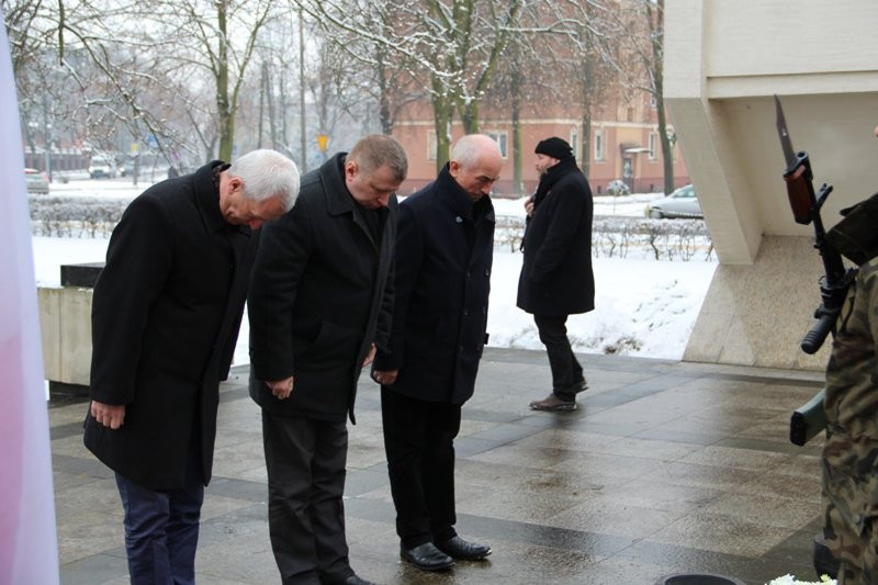Przy 17 Stycznia odsłonięto tablicę (zdjęcia)