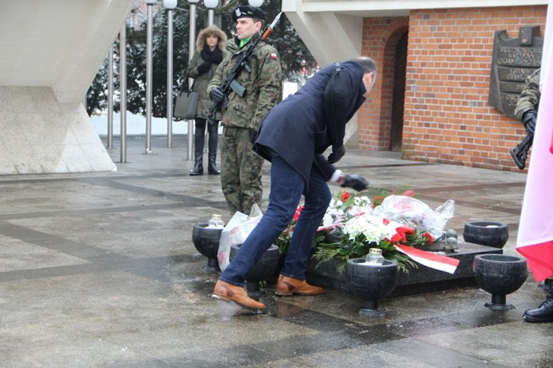 Przy 17 Stycznia odsłonięto tablicę (zdjęcia)