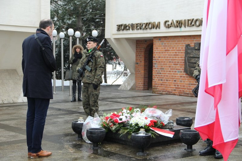 Przy 17 Stycznia odsłonięto tablicę (zdjęcia)