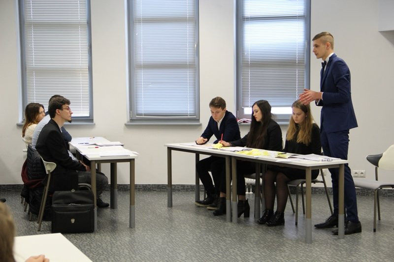 Młodzi znowu debatują (zdjęcia)