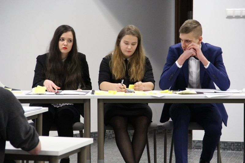 Młodzi znowu debatują (zdjęcia)