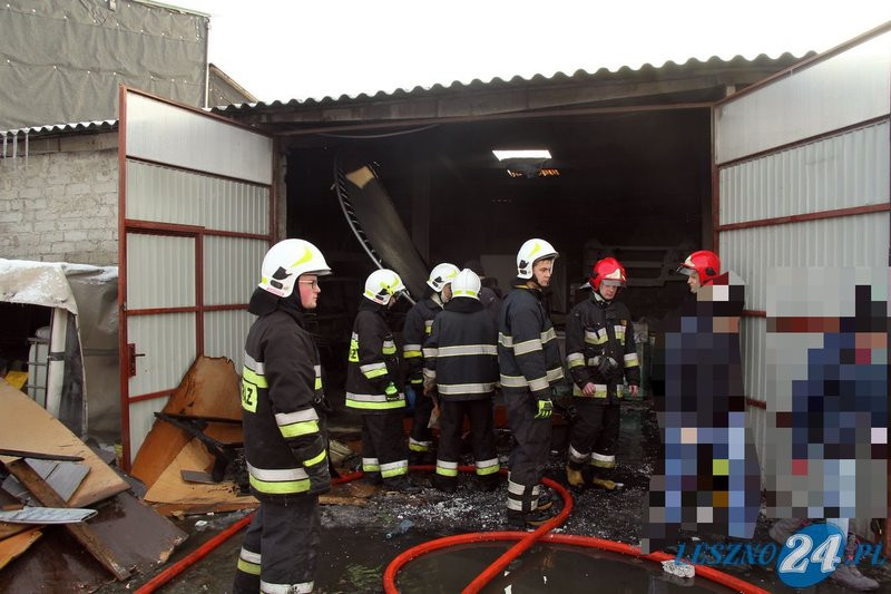 Pożar w warsztacie (zdjęcia)