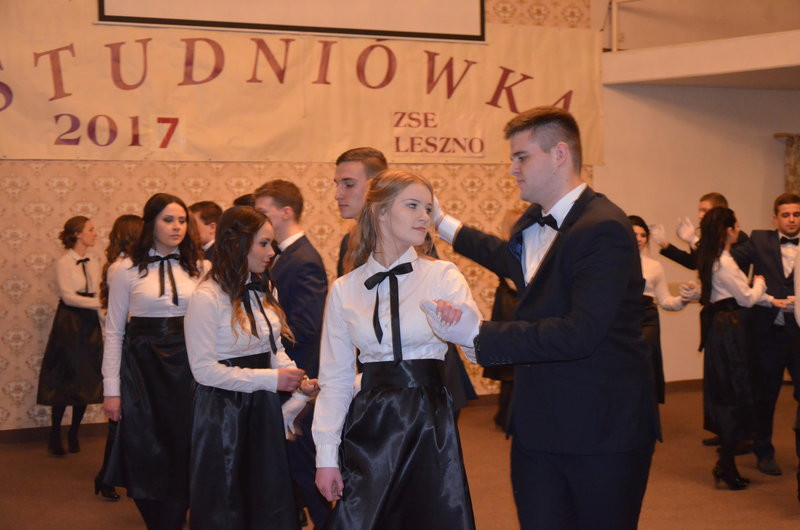 Ekonomik bawił się w Finezji (zdjęcia)