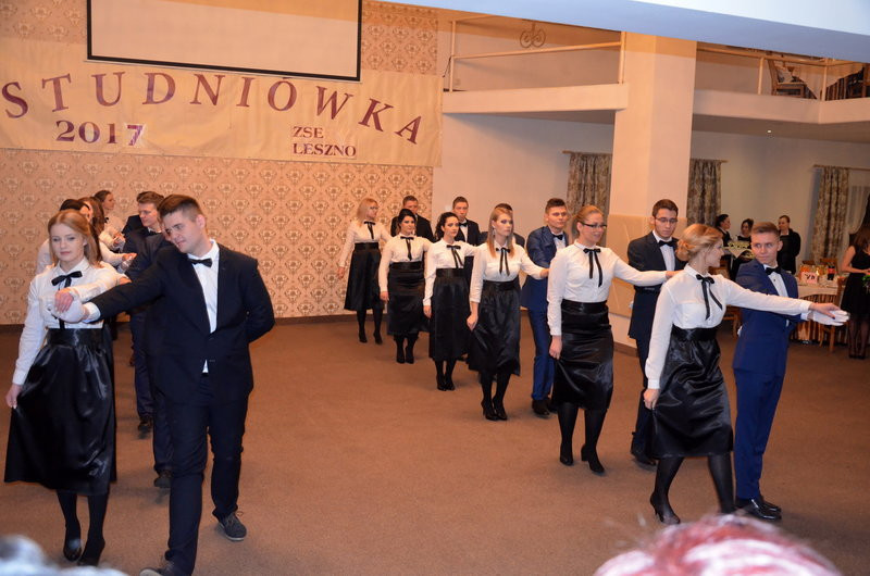 Ekonomik bawił się w Finezji (zdjęcia)